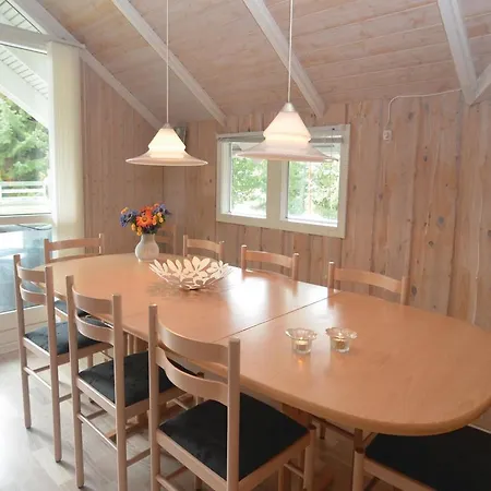 Five-bedroom Holiday Vaeggerlose With A Hot Tub 06