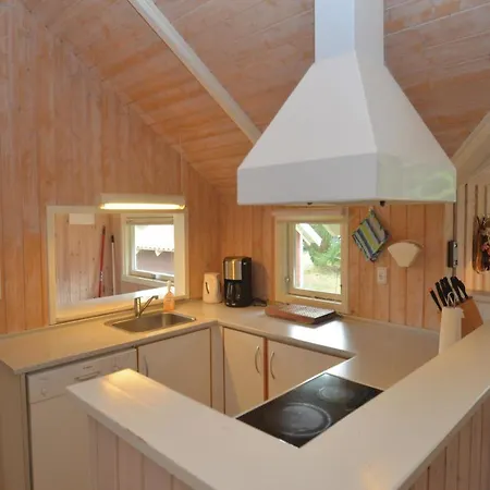 Five-bedroom Holiday Vaeggerlose With A Hot Tub 06 Holiday home