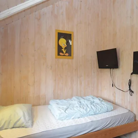 Five-bedroom Holiday Vaeggerlose With A Hot Tub 06