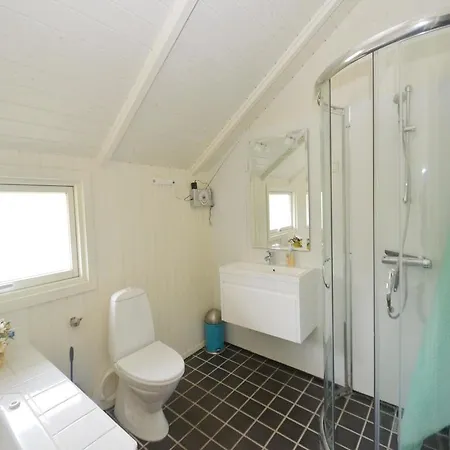 Five-bedroom Holiday Vaeggerlose With A Hot Tub 06 Boto By